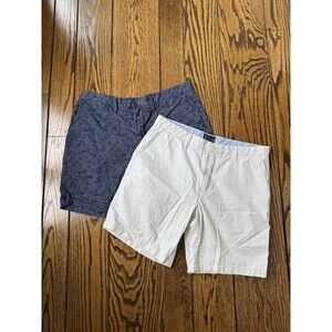 Vineyard Place Men’s Shorts Size 38 , Lot of 2, Khaki & Navy Floral Print